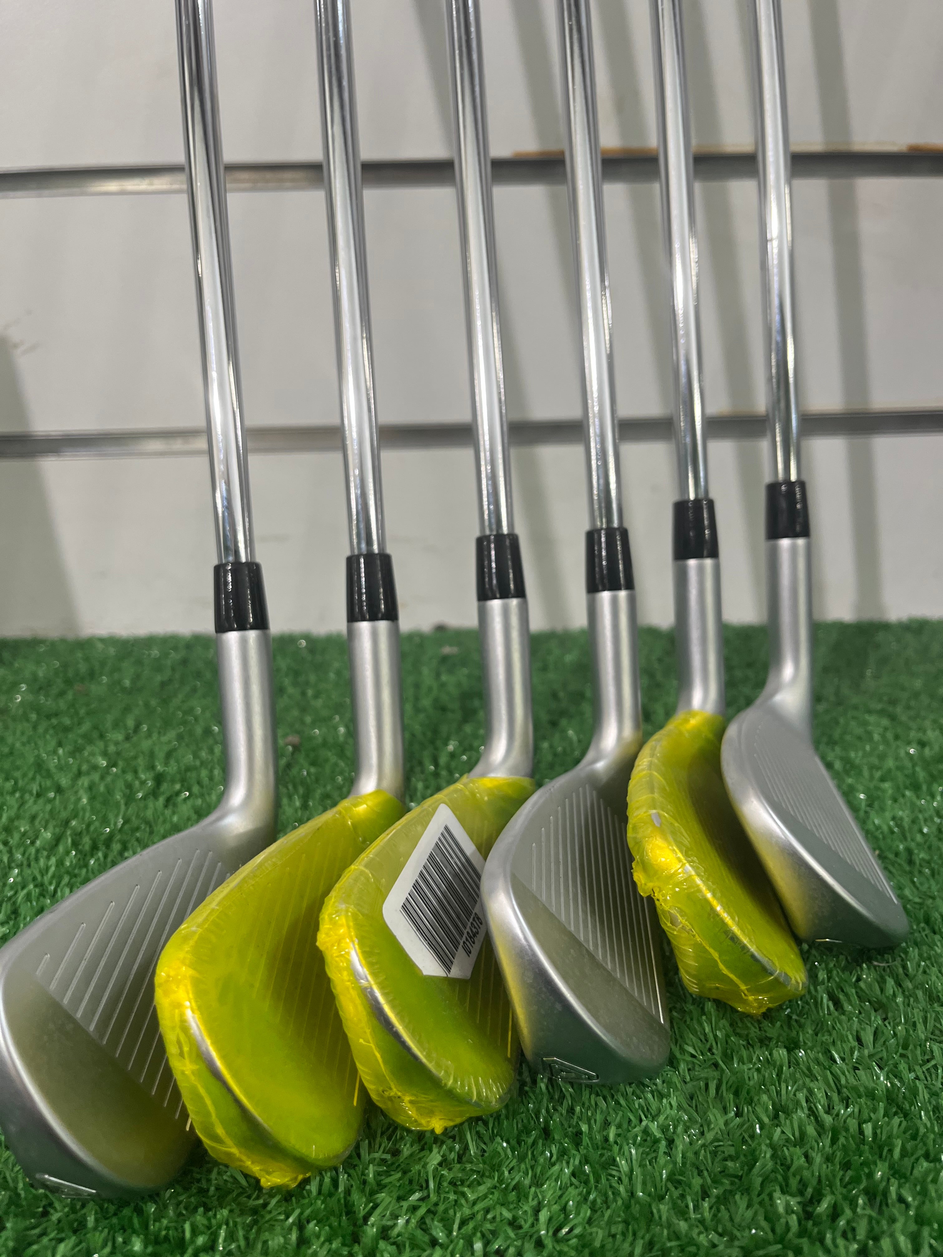 Cleveland XL Launcher New Irons - Steel Shaft Regular Flex